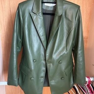 selling brand new vegan leather jacket in gorgeous forest green color!!